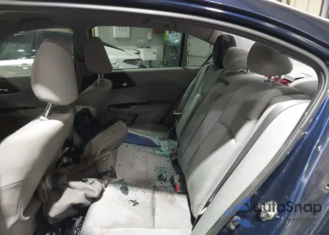 2015 Honda Accord Lx z USA, uszkodzony, nr VIN 1HGCR2F32FA019945